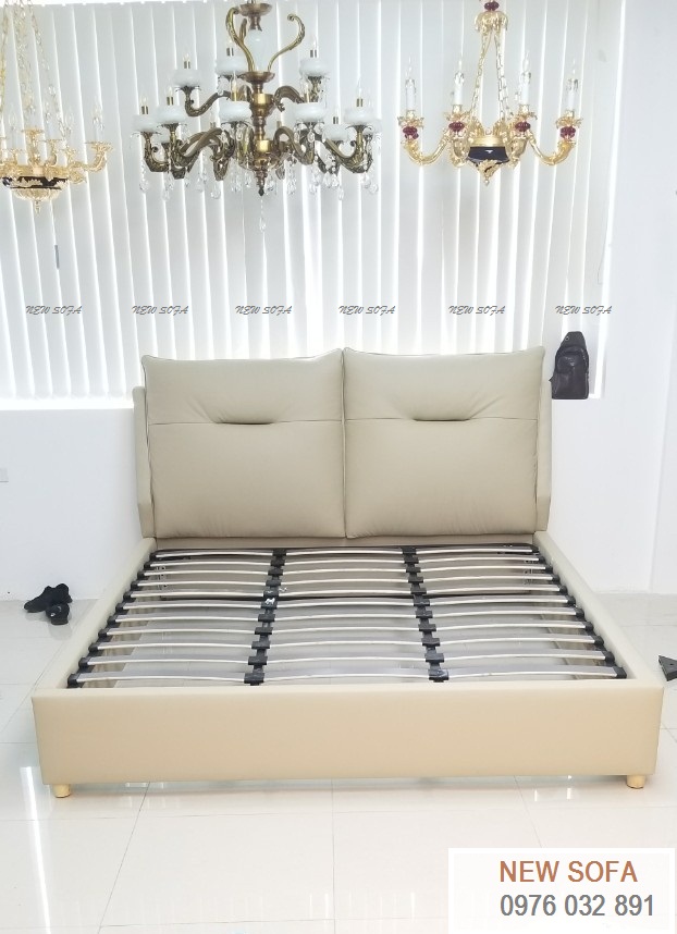 Giường bọc da màu trắng sữa đẹp sáng sủa