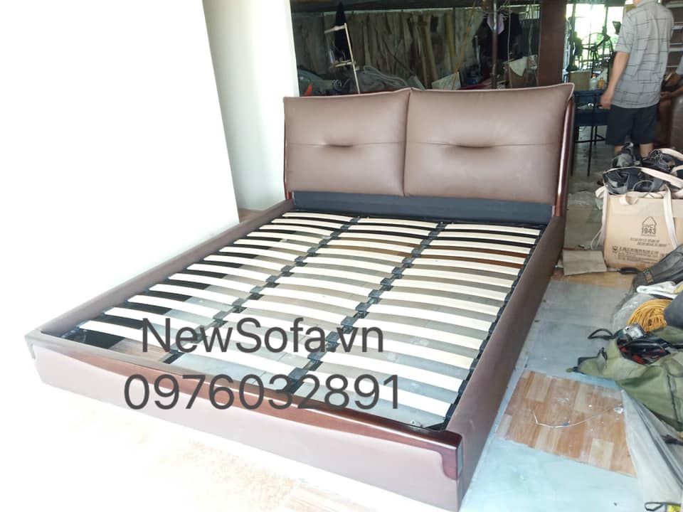 Giường đôi bọc da dành cho hai vợ chồng 