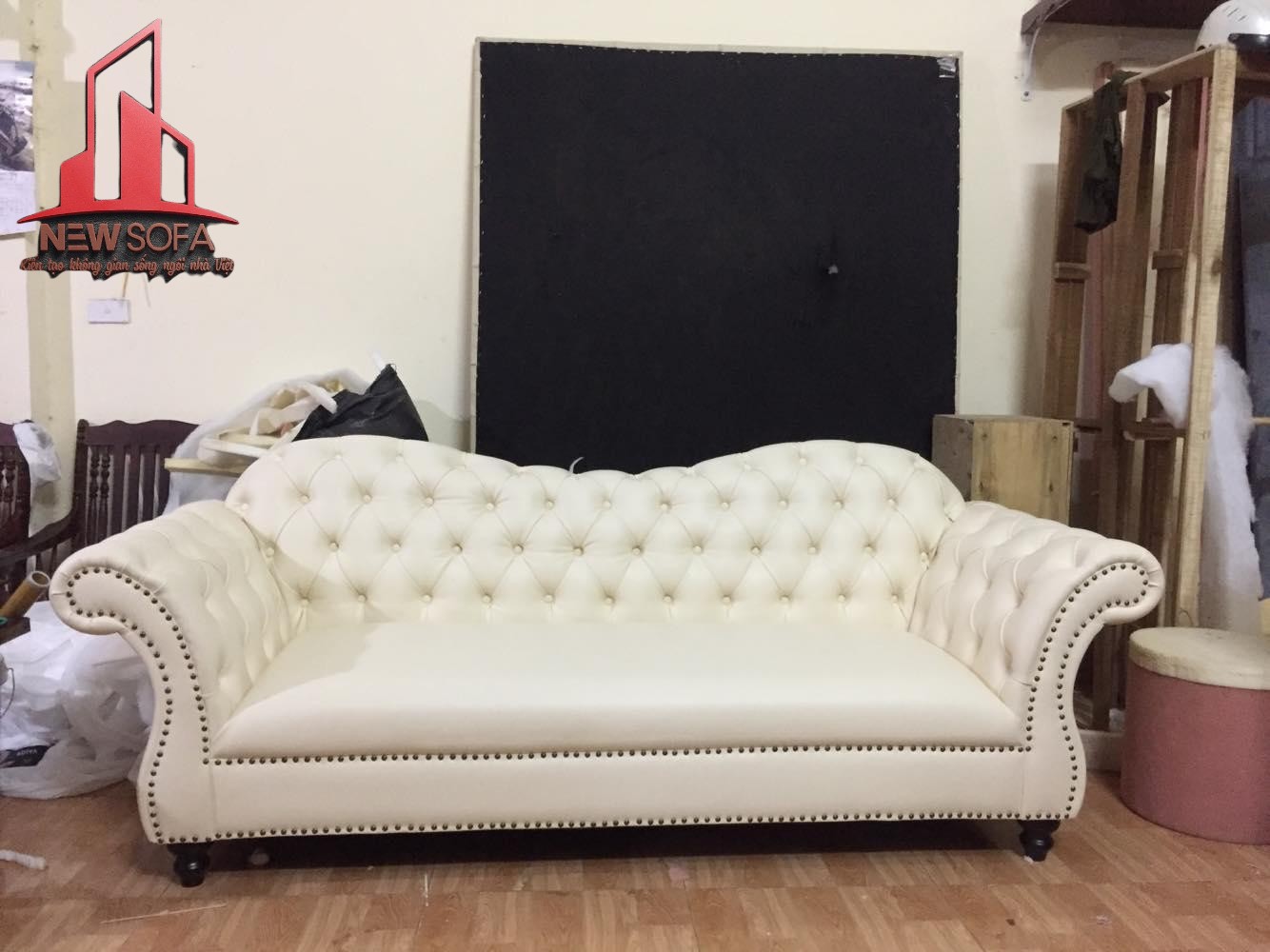Bộ sofa STC04 được thiết kế theo phong cách tân cổ điển sang trọng