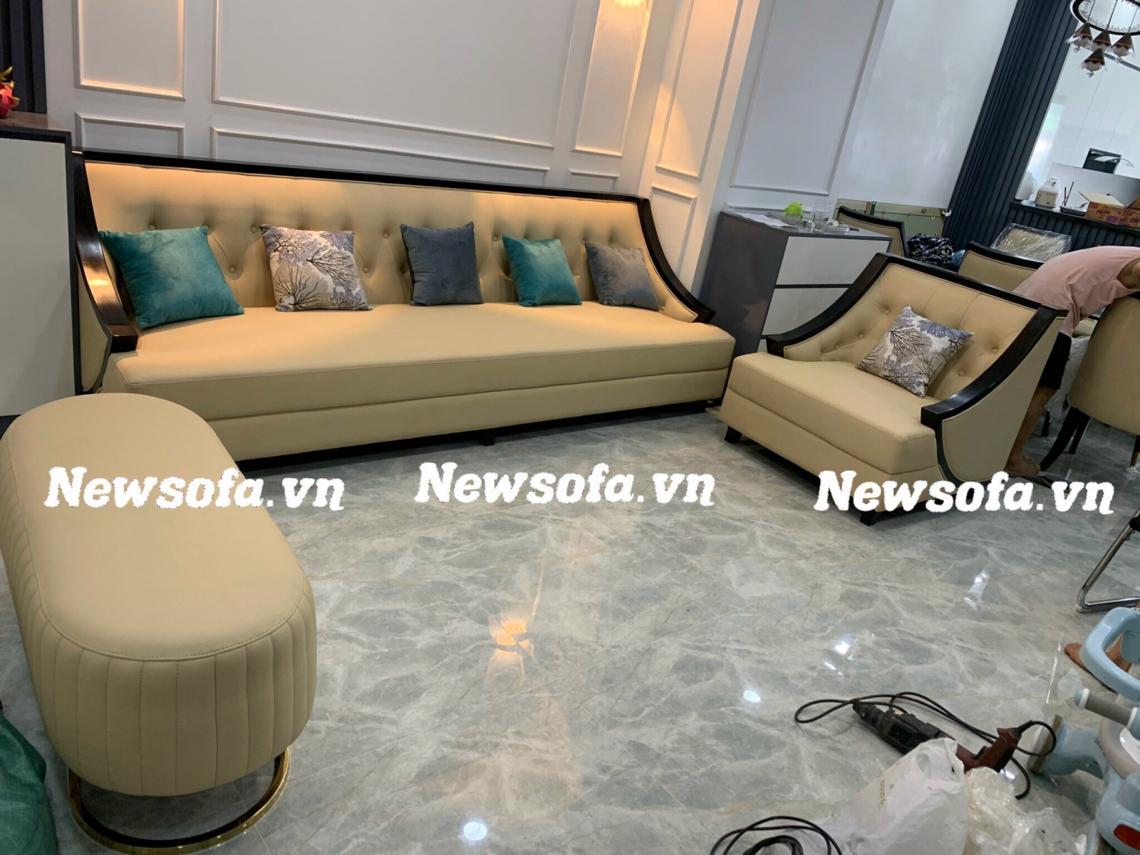 Bộ sofa da SD21 bọc viền gỗ mang vẻ đẹp cực kỳ độc lạ