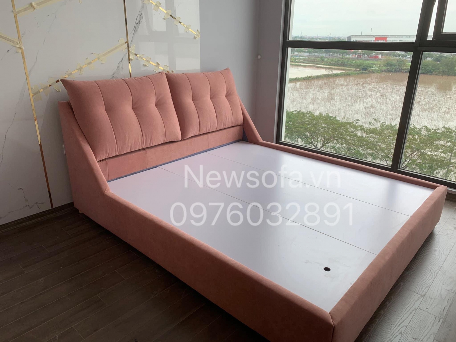 Giường nỉ Queen Size được sản xuất với kích thước 1.6x2m